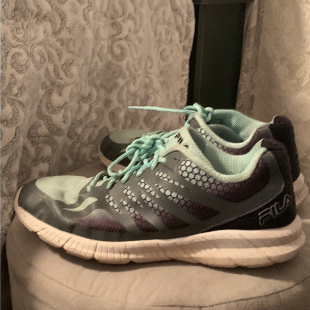Fila Womens shoes sz 7.5